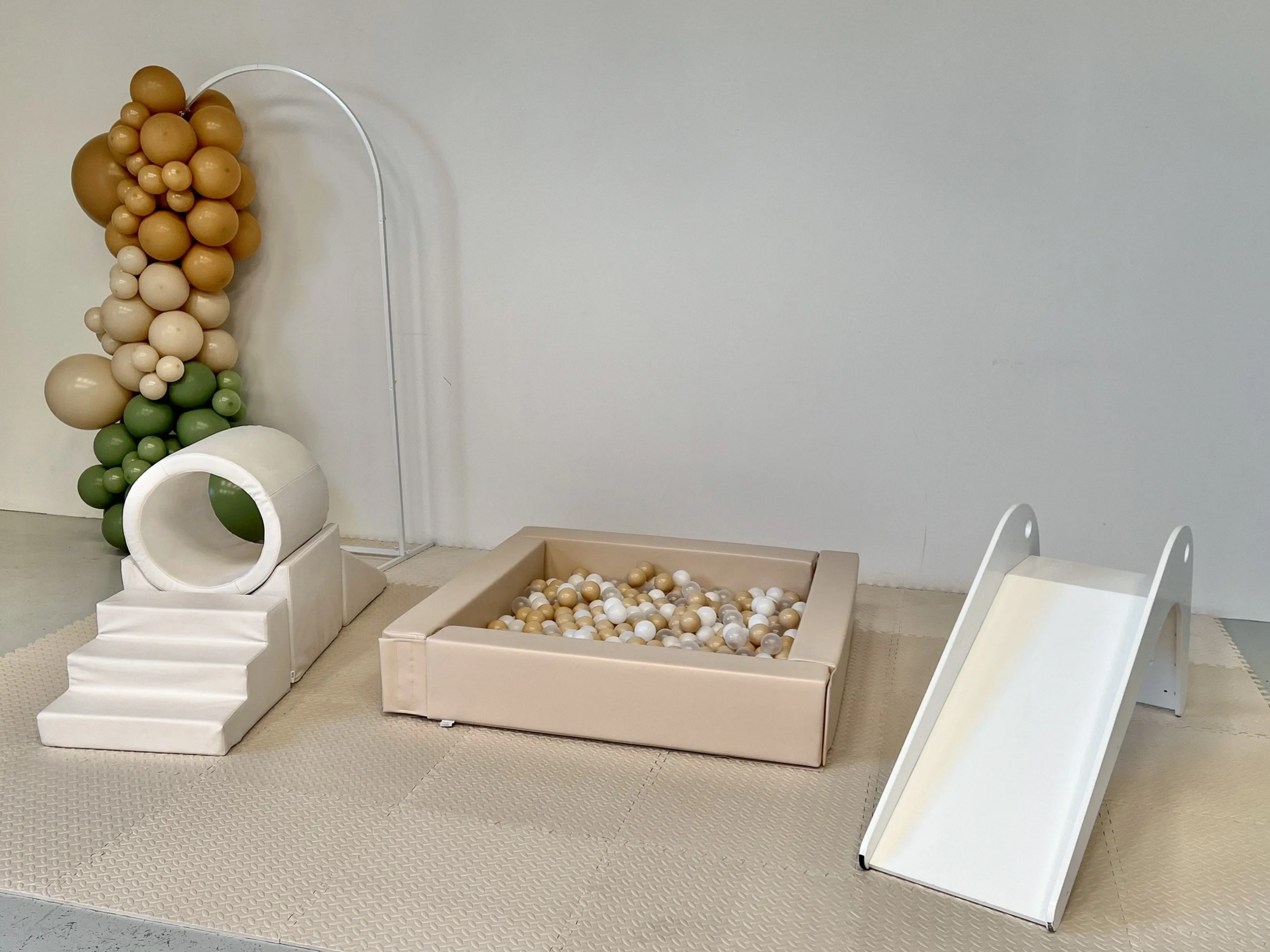 Medium Package — Beige
